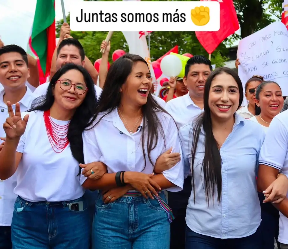 Liliana Silva participa junto a mujeres y simpatizantes en una jornada pública.